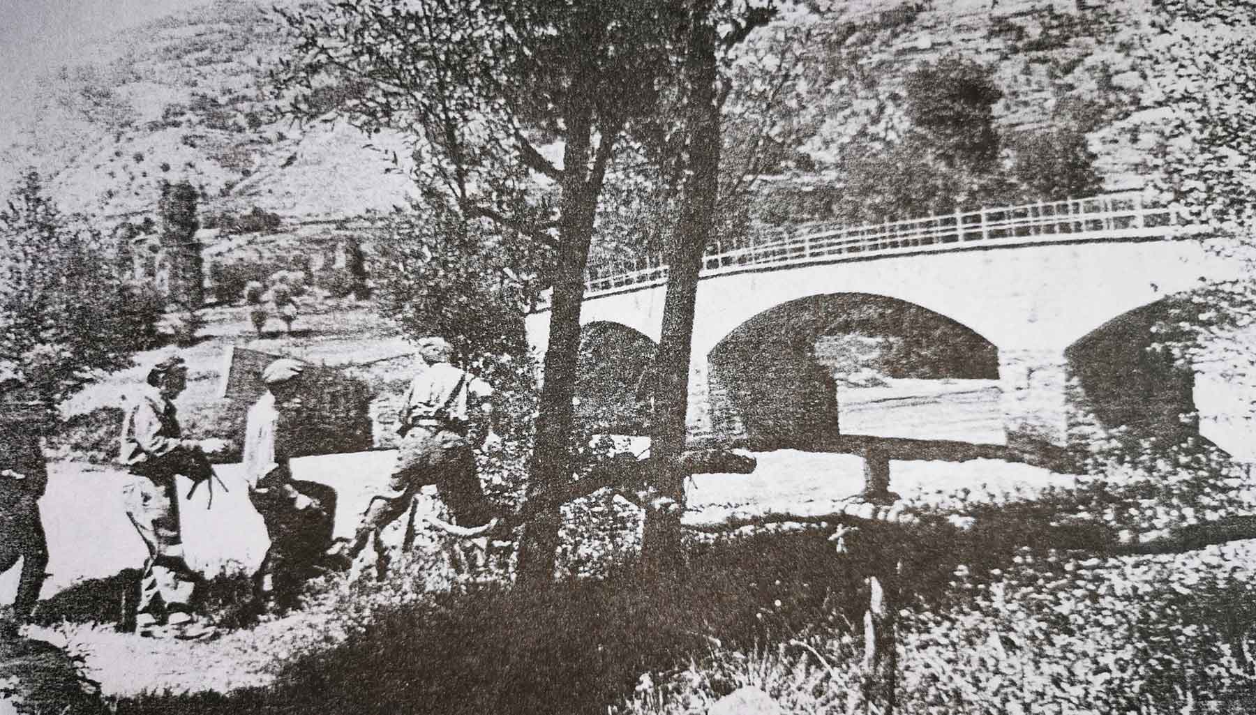 Partigiani francesi e italiani al lavoro per sabotare un ponte