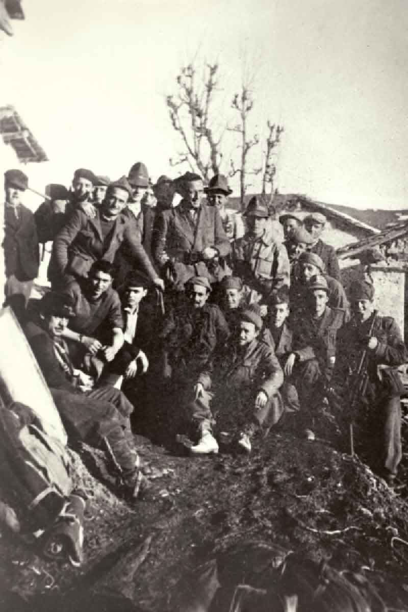 Nuto Revelli a Paraloup, con la sua brigata, nel 1944